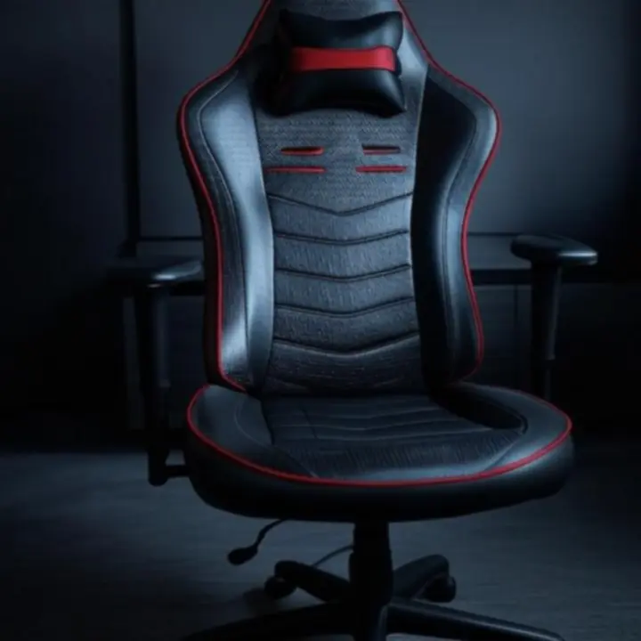 Zbliżenie na detale fotela Esport Elite Chair z karbonowym wykończeniem i pianką memory